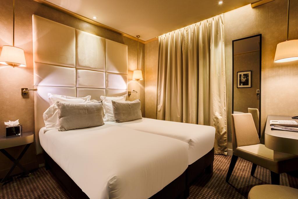 Two Connecting Double Rooms,925028062:JPEG