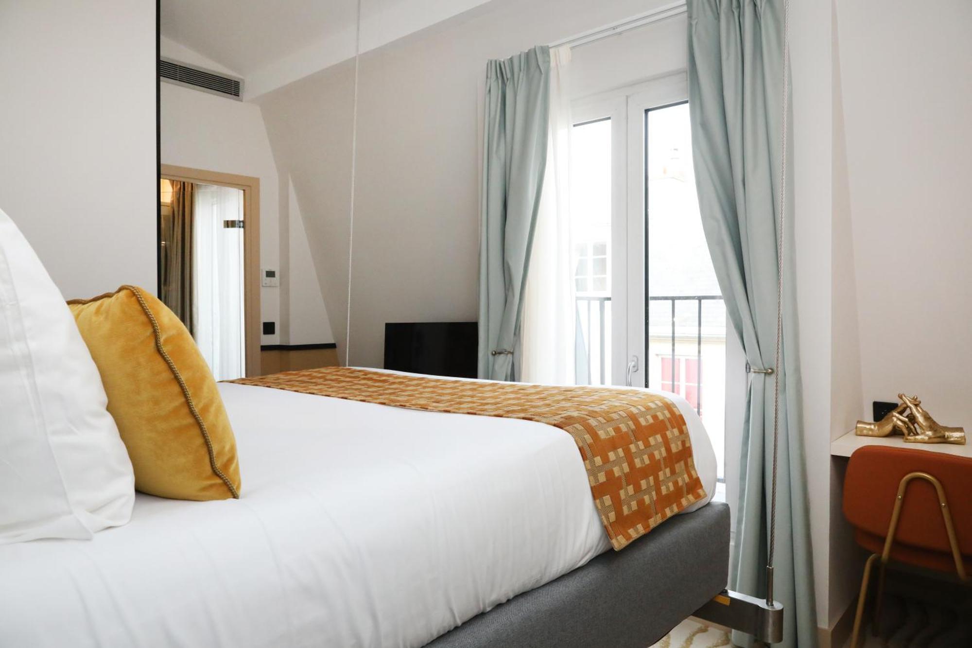 Deluxe Double Room,1593639340:JPEG