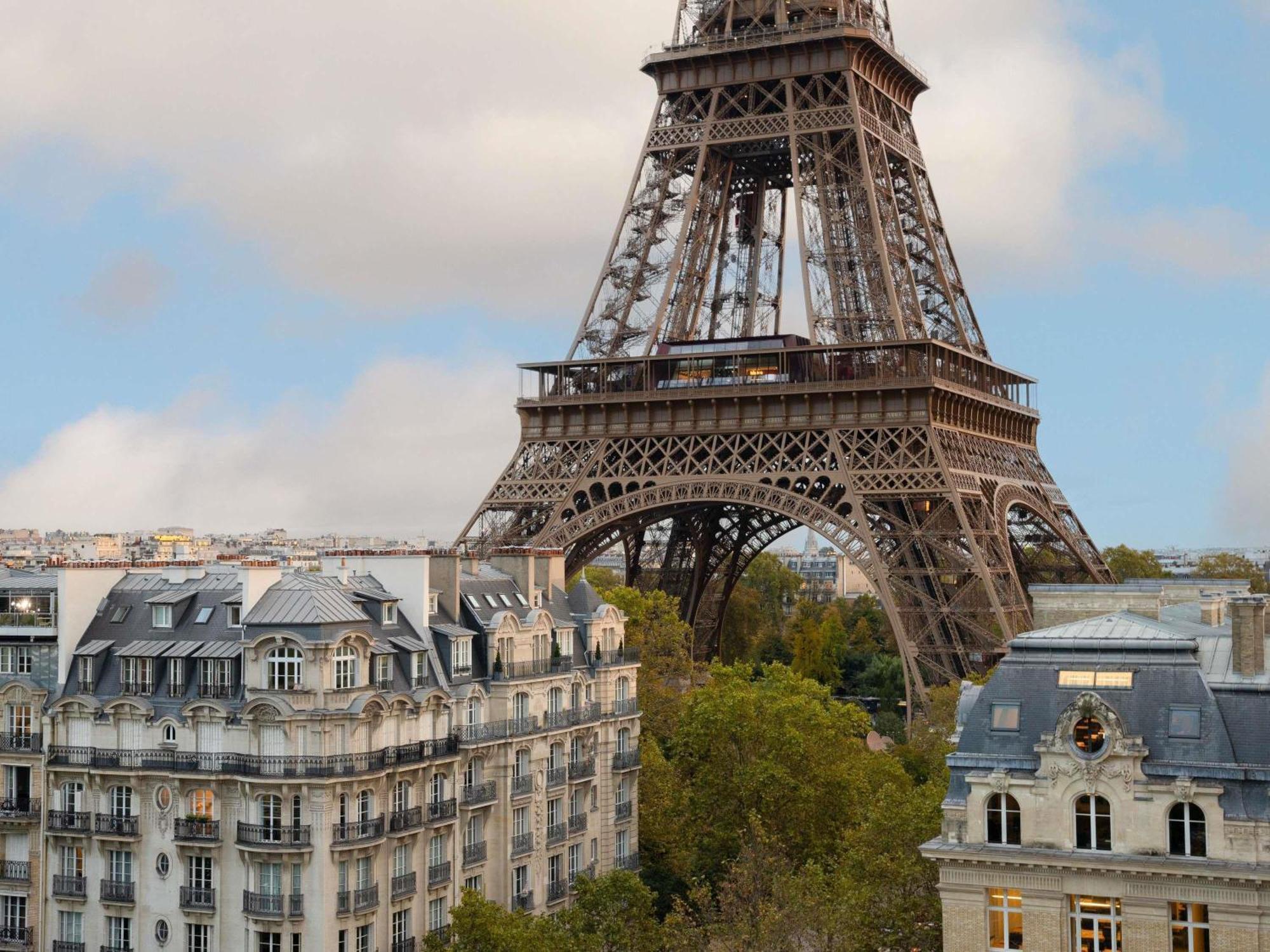 Deluxe King Room - Balcony with Eiffel Tower View,1765187991:JPEG